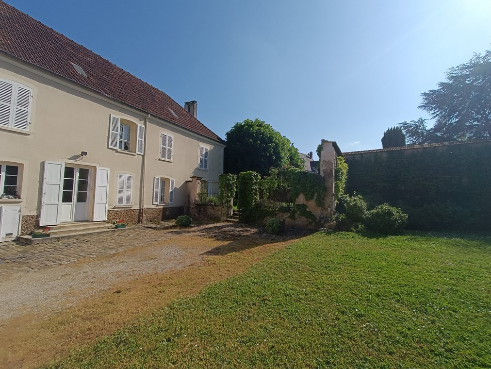 Maison bourgeoise 5 chambres à 20min de Meaux.