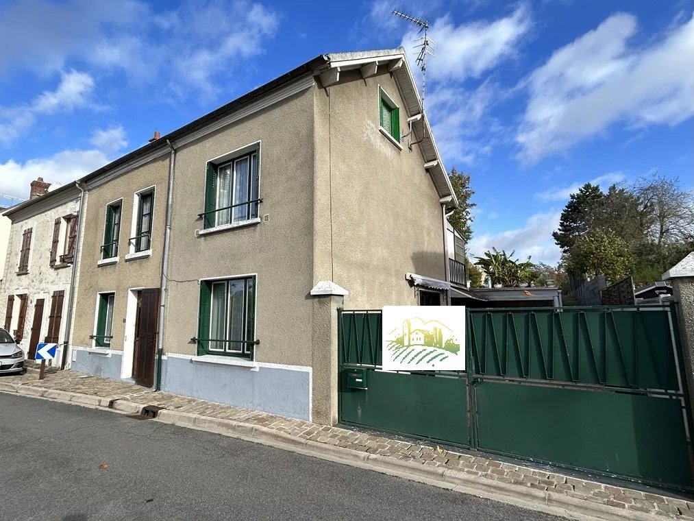 Maison ancienne à rafraîchir à 5 min de Lizy-sur-Ourcq.