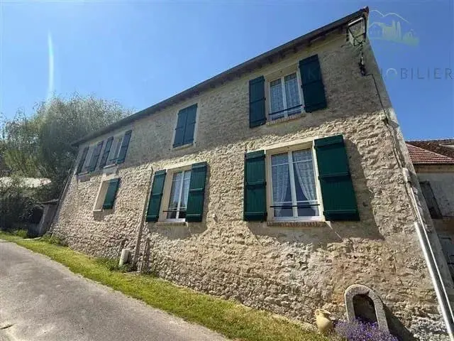 EXCLUSIVITE jolie maison de campagne à proximité des commodités
