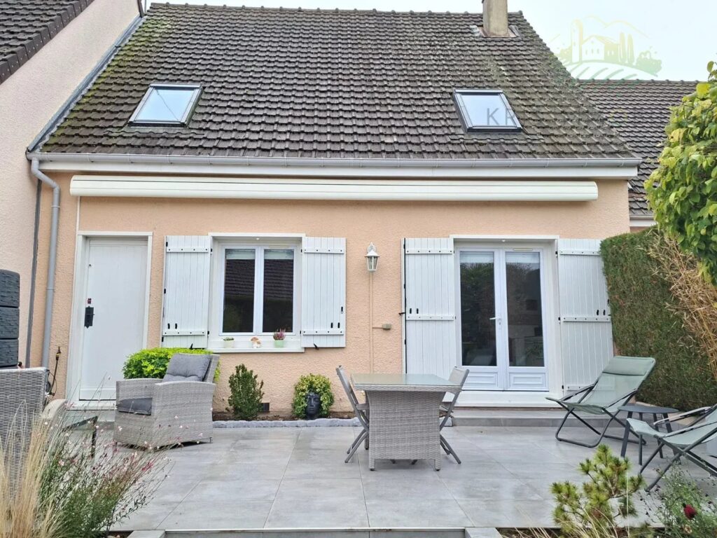 Pavillon rénové de 95 m² avec jardin, cave et garage